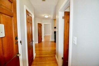 148 Breckenridge Ln, Unit D in Louisville, KY - Building Photo - Building Photo