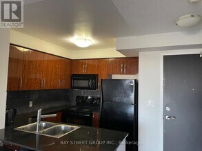 5791 Yonge St in Toronto, ON - Building Photo - Building Photo