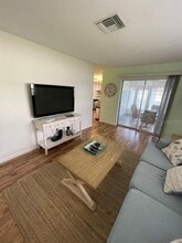 1877 Southpointe Dr in Sarasota, FL - Building Photo - Building Photo