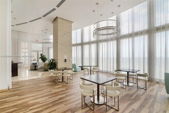15811 Collins Ave, Unit 704 in North Miami Beach, FL - Building Photo - Building Photo