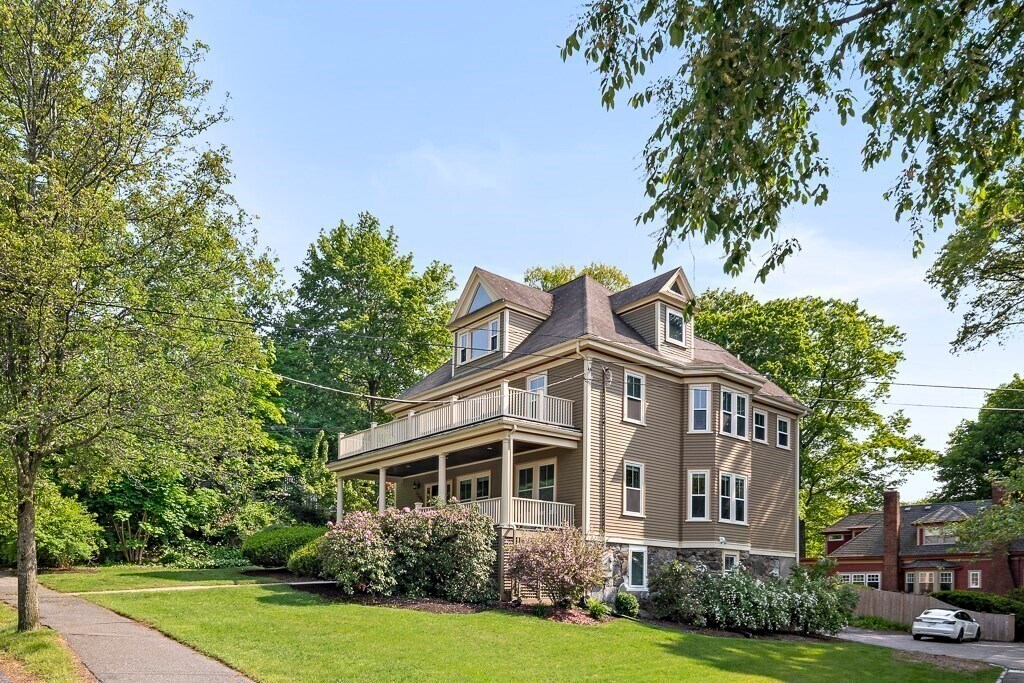 1281 Walnut St in Newton, MA - Building Photo