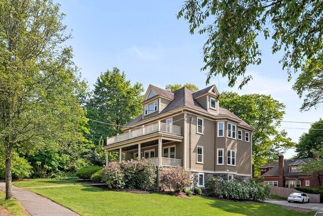 1281 Walnut St in Newton, MA - Building Photo - Building Photo