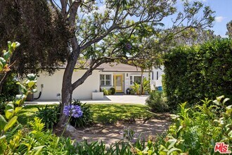 2376 Dewey St in Santa Monica, CA - Building Photo - Building Photo