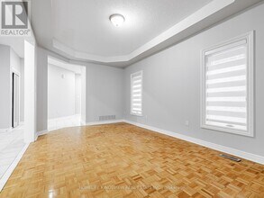 15 Amarone Ave in Vaughan, ON - Building Photo - Building Photo