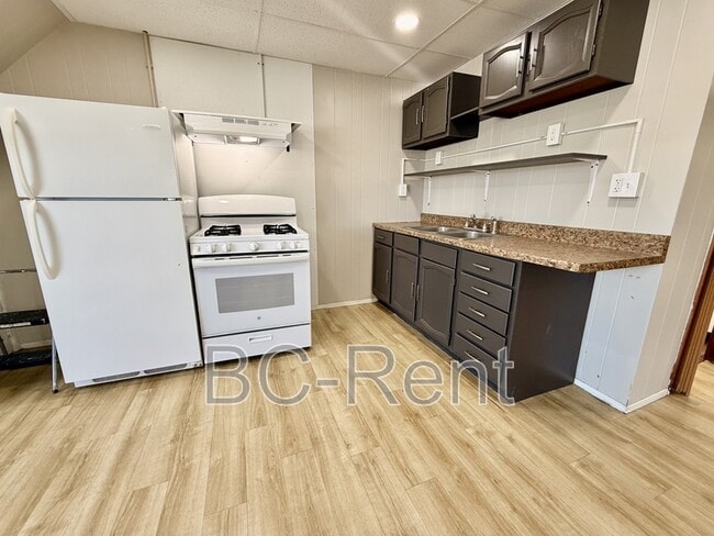 property at 635 3rd Ave