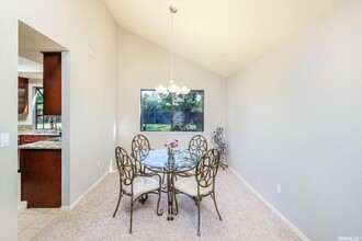 8449 Menke Way in Citrus Heights, CA - Building Photo - Building Photo