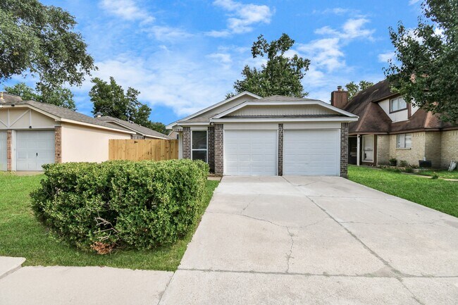17602 Northfalk Dr in Houston, TX - Building Photo - Building Photo
