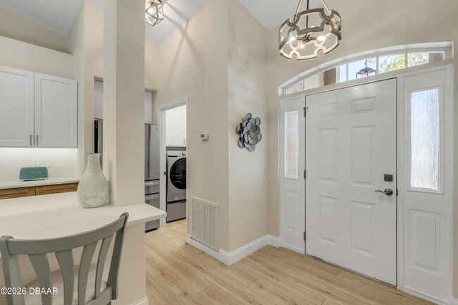 646 S Pine St in New Smyrna Beach, FL - Building Photo - Building Photo