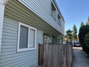 2535 SE 119th Ave in Portland, OR - Building Photo - Building Photo