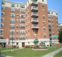 Ellicott Town Center in Buffalo, NY - Building Photo - Building Photo