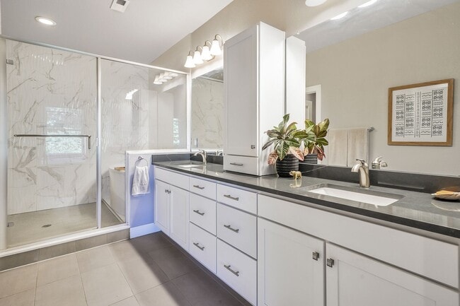 1364 Vine St in Denver, CO - Building Photo - Building Photo