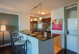 340 E Ohio St in Chicago, IL - Building Photo