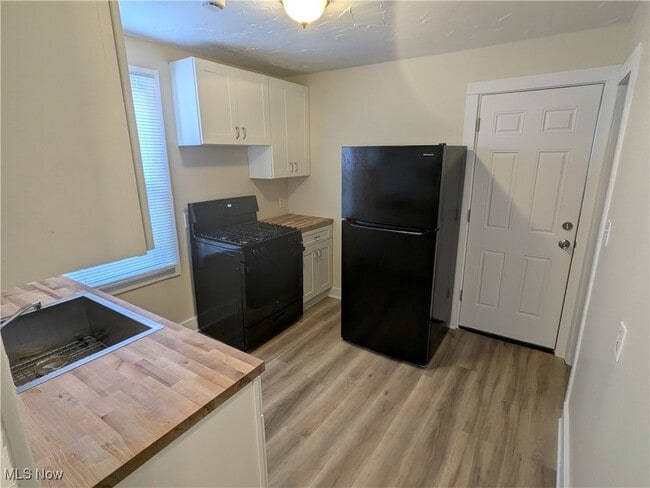 property at 1463 W 84th St