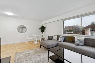229 E 13th Ave in Vancouver, BC - Building Photo - Building Photo