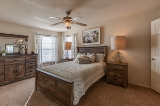 Fountain Lake Apartments in Edmond, OK - Foto de edificio - Interior Photo