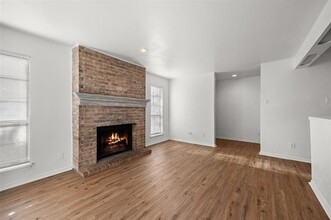 5902 Marvin Loving Dr in Garland, TX - Building Photo - Building Photo