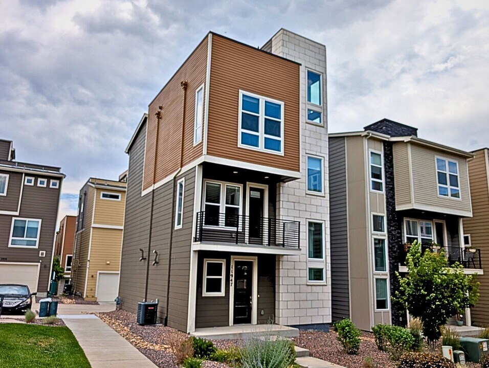 11947 Peakview Ln in Broomfield, CO - Building Photo
