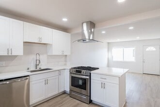 136 5th Ave in Chula Vista, CA - Building Photo - Building Photo