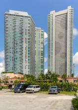 GranParaiso in Miami, FL - Building Photo - Building Photo