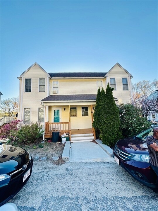 440 Plantation St in Worcester, MA - Building Photo