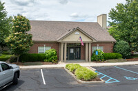 Wellington Chase Condominiums in Lexington, KY - Foto de edificio - Building Photo