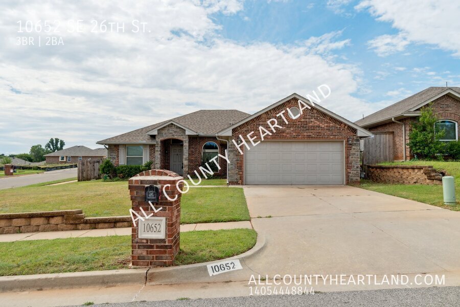 10652 SE 26th St in Midwest City, OK - Foto de edificio