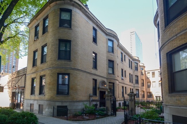 property at 1219 N Dearborn