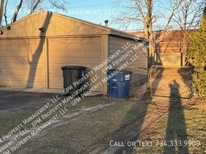 6104 Yale St in Westland, MI - Building Photo - Building Photo