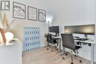 8 The Esplanade in Toronto, ON - Building Photo - Building Photo