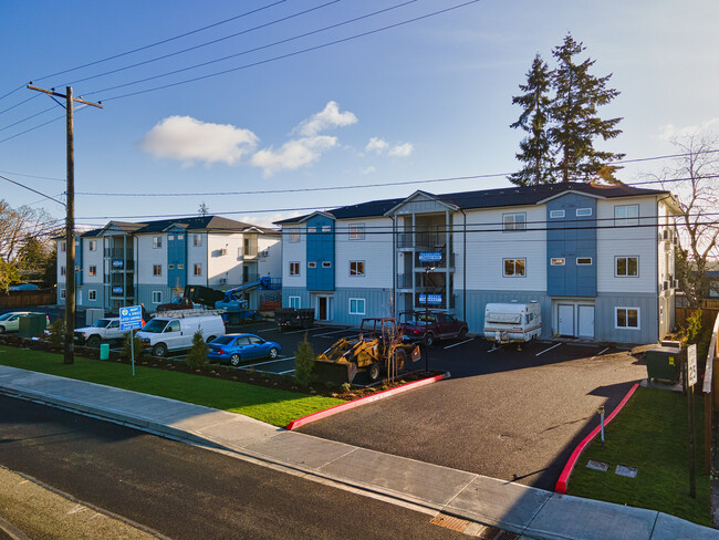 Lake Grove Apartments in Lakewood, WA - Foto de edificio - Building Photo