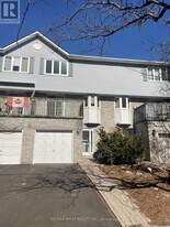 2299 Marine Dr in Oakville, ON - Building Photo