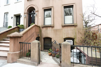 374 Clinton St in Brooklyn, NY - Building Photo - Building Photo