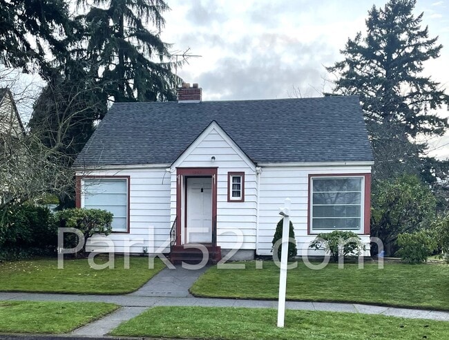 property at 1002 S Oakes St