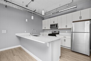 1601 5th Ave in Moline, IL - Building Photo