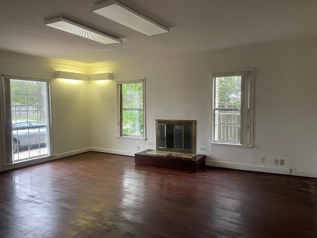 2215 Dorrington St in Houston, TX - Building Photo - Building Photo