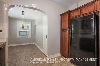 52 Richards Ave NW in Grand Rapids, MI - Building Photo - Building Photo