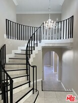 18113 Califa St in Los Angeles, CA - Building Photo