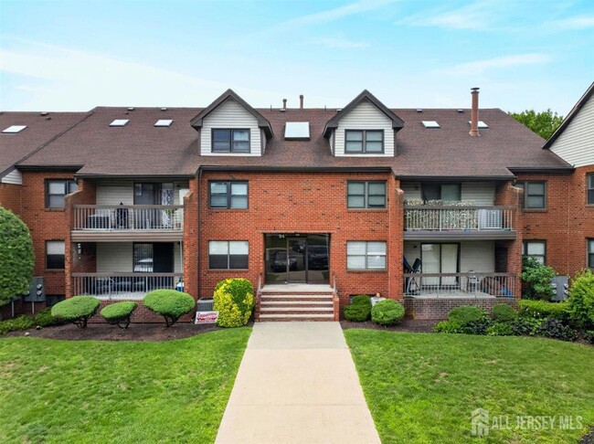 property at 94 Beverly Hl Ter