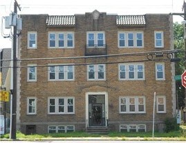 Oaklyn Villas in Oaklyn, NJ - Building Photo