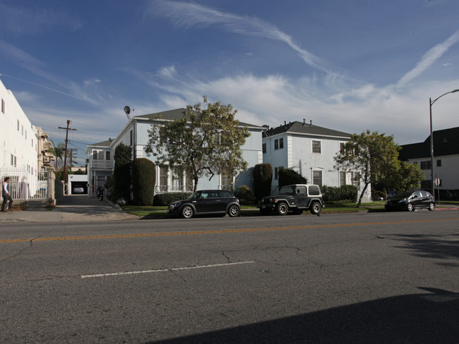 1956 N Vermont Ave in Los Angeles, CA - Building Photo - Building Photo