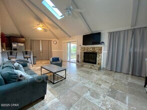 704 Water Oak Dr in Panama City Beach, FL - Foto de edificio - Building Photo