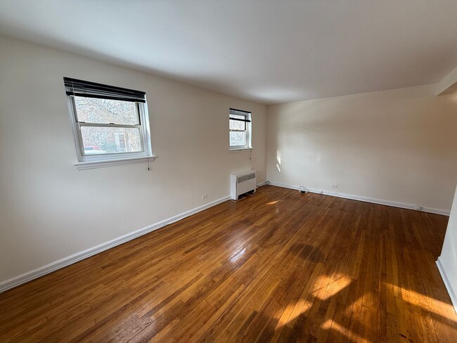 194-01 37th Ave in Queens, NY - Building Photo - Building Photo