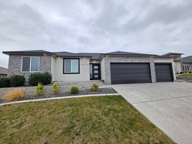 property at 7015 W 32nd Ave