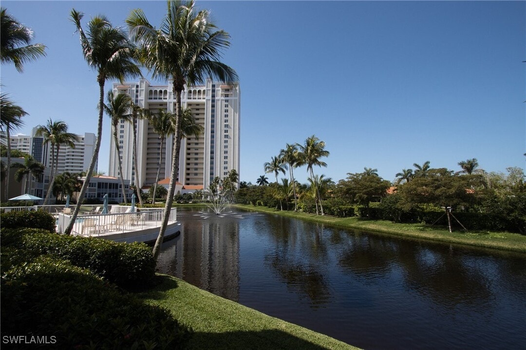 6537 Marissa Loop in Naples, FL - Building Photo