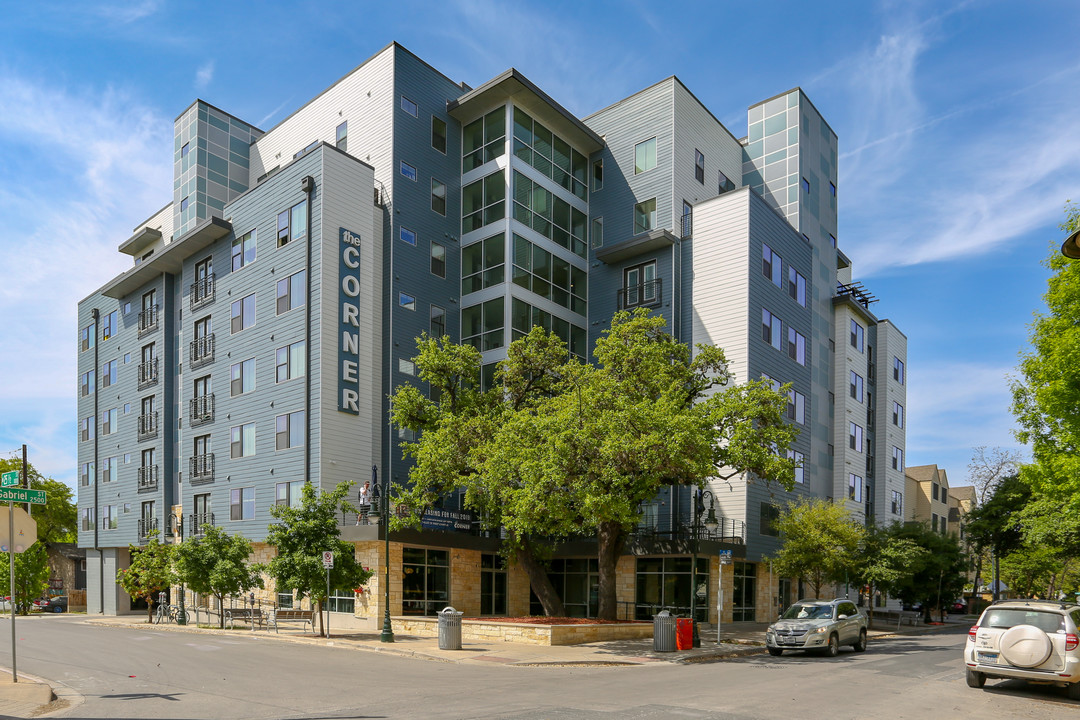 Yugo Austin Corner in Austin, TX - Foto de edificio