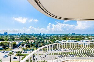 10155 Collins Ave in Bal Harbour, FL - Building Photo