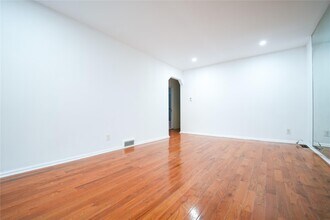 1405 Burke Ave in Bronx, NY - Building Photo - Building Photo
