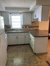 305 Redbud Ln in Ashland, MO - Foto de edificio - Building Photo