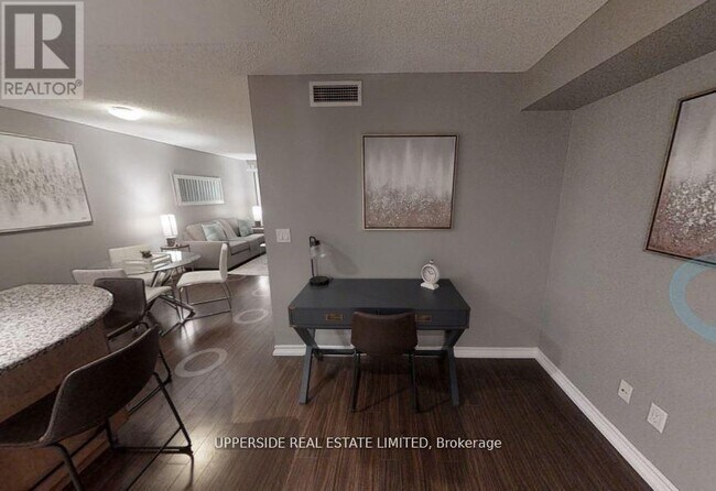 250 Wellington St W in Toronto, ON - Building Photo - Building Photo