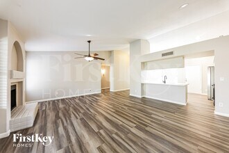 19626 N 14th Pl in Phoenix, AZ - Foto de edificio - Building Photo